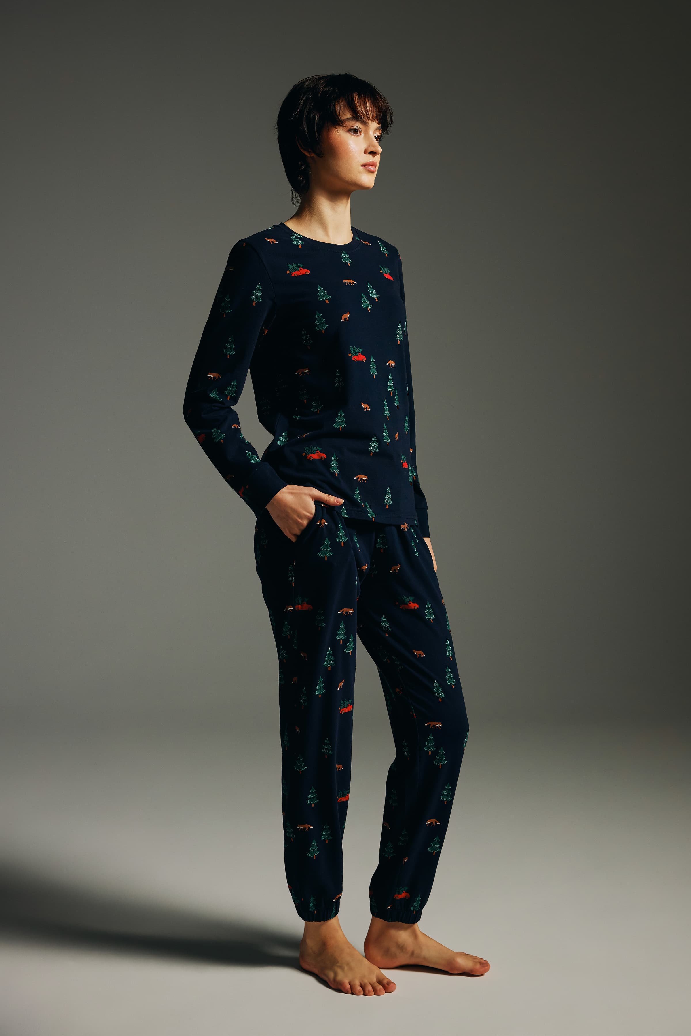 Women's Green Printed Cotton Pajama Set — view 3